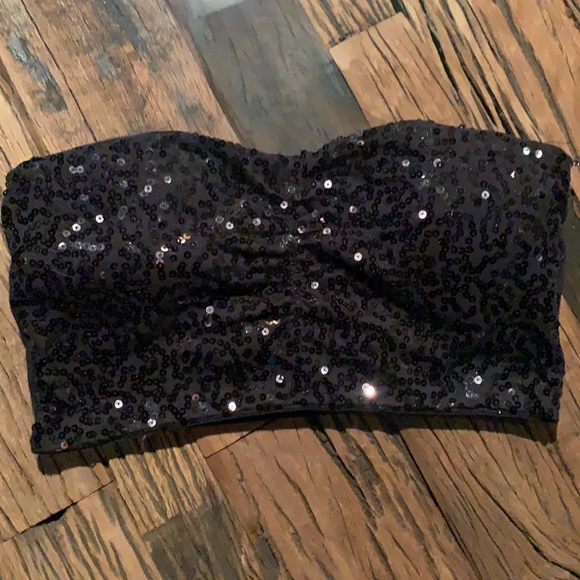 Vanity - Picture 5 of 5